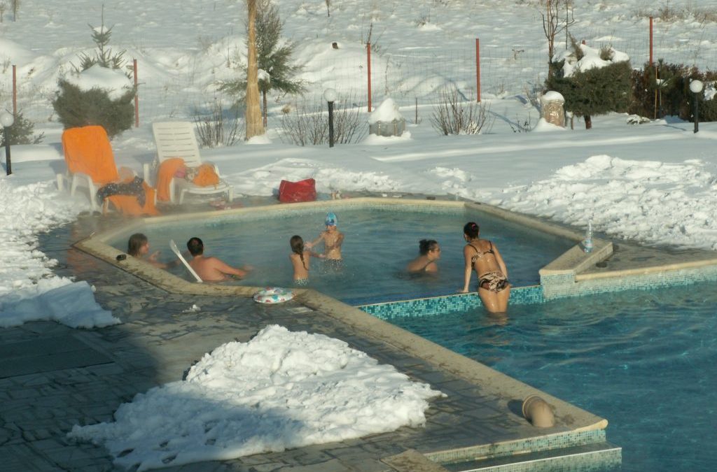 Бассейны с теплой минеральной водой в Болгарии
