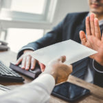 Отказали в открытии счета в банке или закрыли счет? Как обжаловать решение банка.